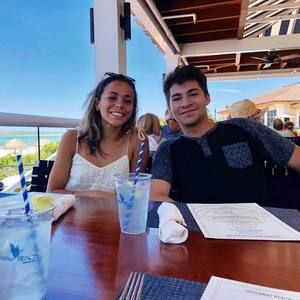 Meet your Posher, Adriana